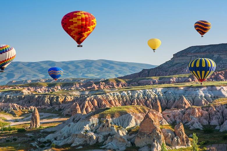 Chiêm ngưỡng cảnh bình minh ở Cappadocia trên khinh khí cầu và tận hưởng một quang cảnh vô cùng độc đáo