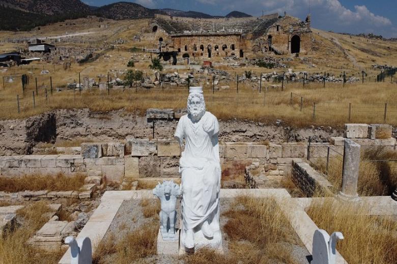 Thành phố Thần thánh Hierapolis