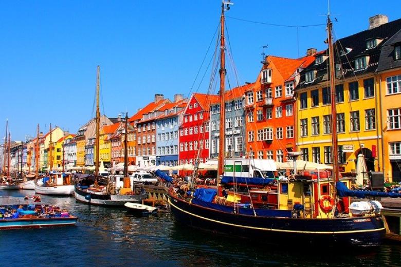 Đi thuyền trên kênh Copenhagen