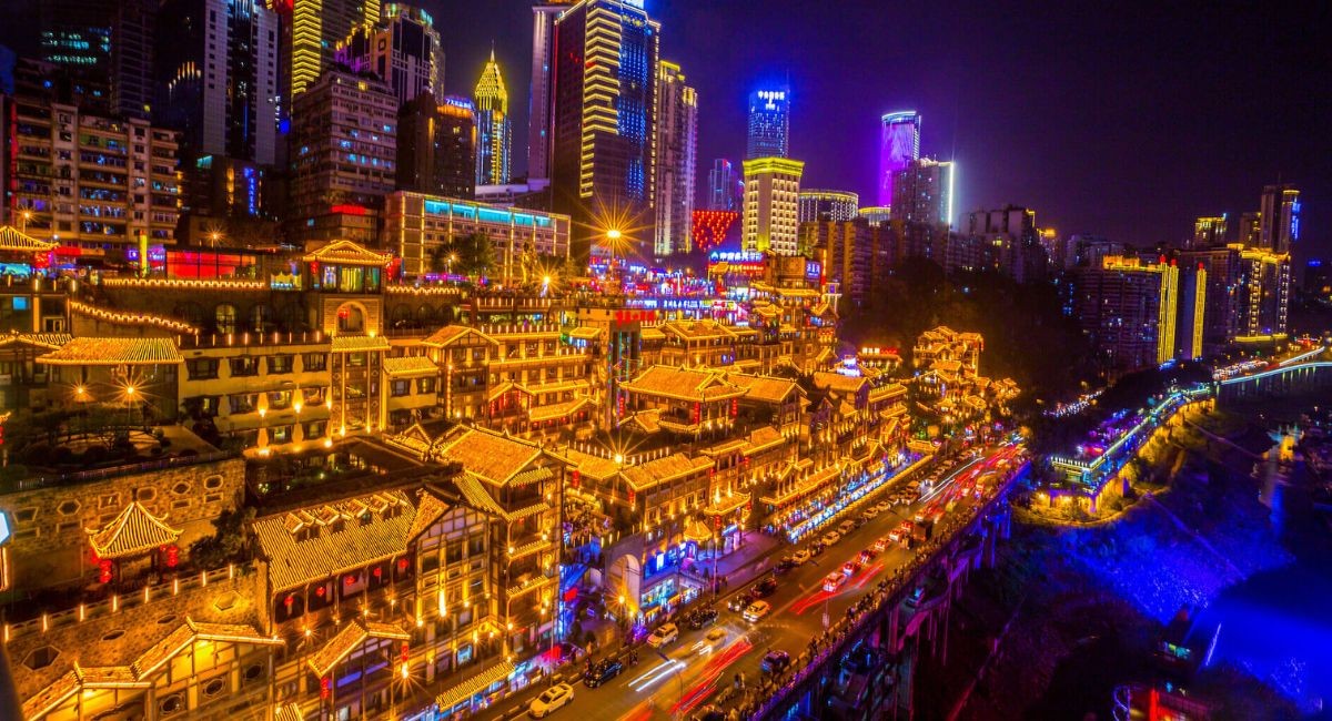 Hồng Nhai Động