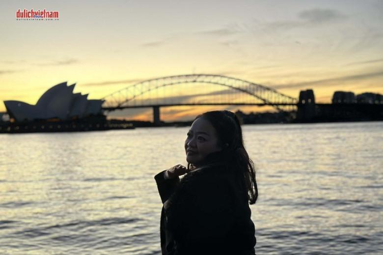 Khách chụp ảnh lưu niệm