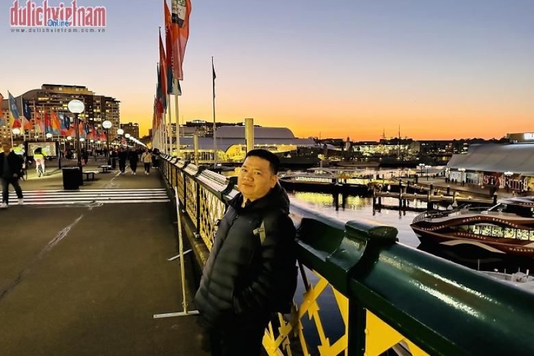 Khách chụp ảnh lưu niệm