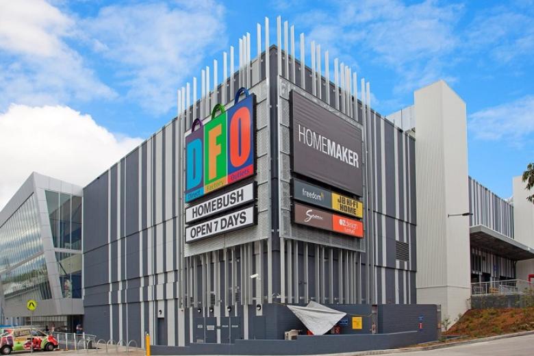 Mua sắm tại khu DFO