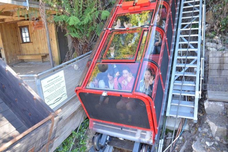 Trải nghiệm tàu kéo Sennic World