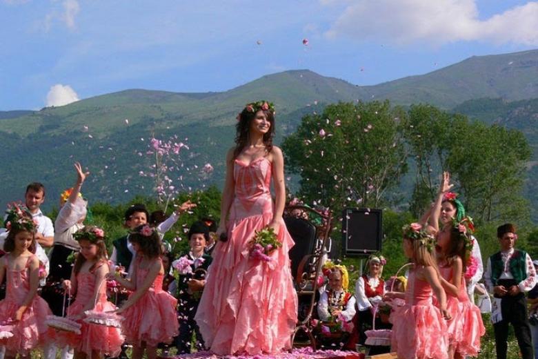 Kazalak là nơi sở hữu thung lũng hoa hồng rộng lớn nhất Bulgaria