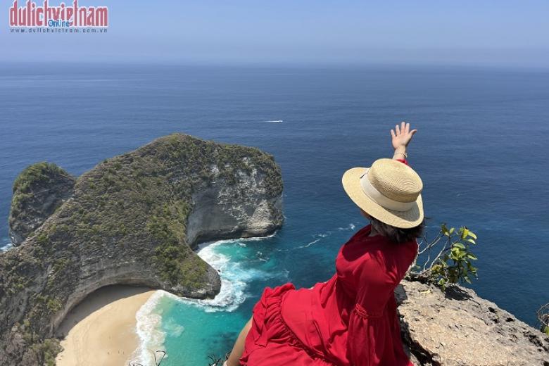 Khách chụp ảnh lưu niệm