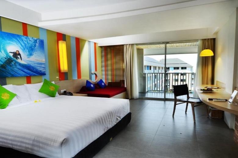 Bliss Surfer Hotel by Tritama Hospitality