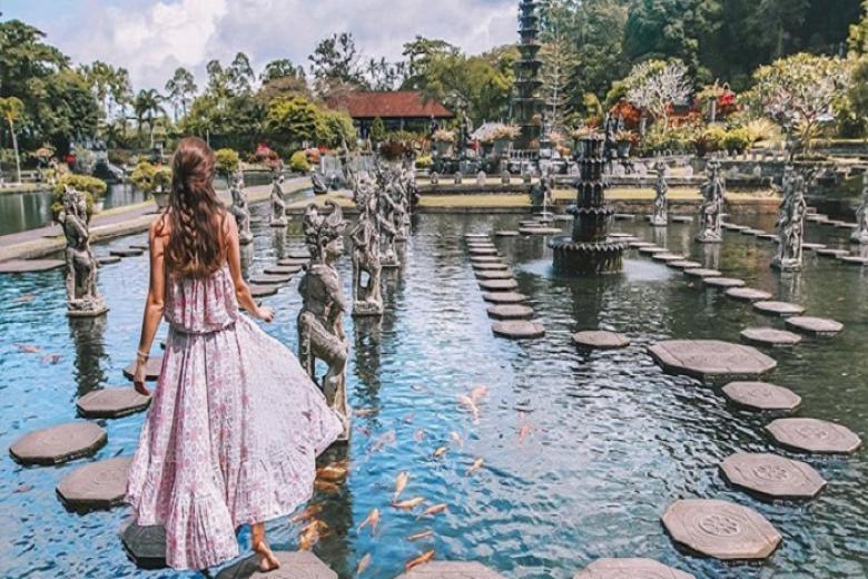 Cung điện nước Tirta Gangga