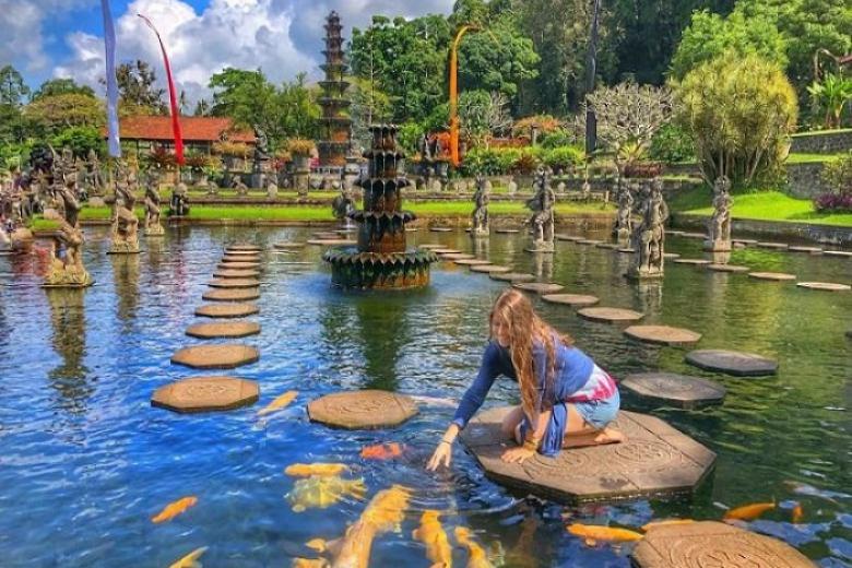 Cung điện nước Tirta Gangga