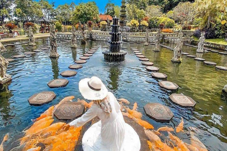 Cung điện nước Tirta Gangga