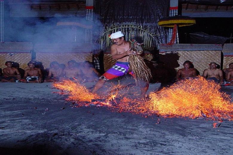 Show múa lửa Kecak