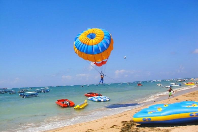 Trải nghiệm ở bãi biển Tanjung Benoa