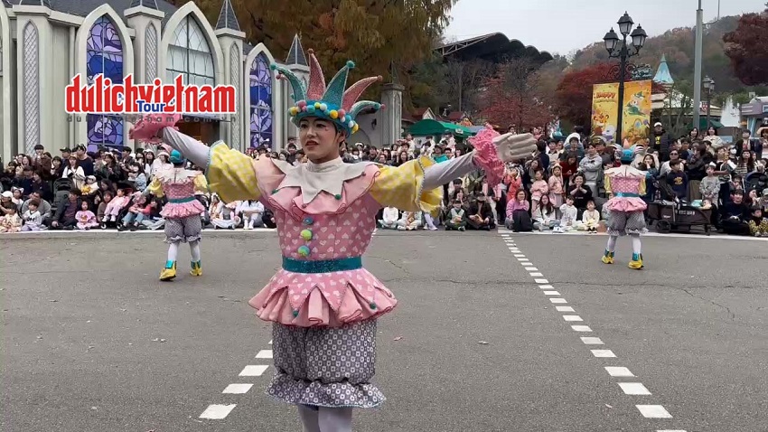du khách tham quan Hàn Quốc