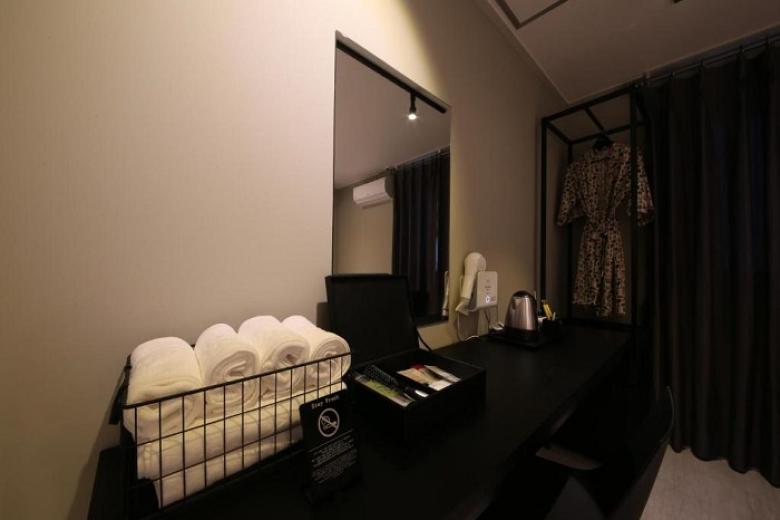 Almond Hotel