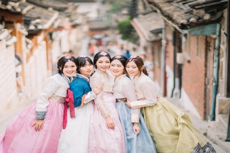 Mặc đồ Hanbok