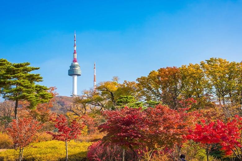 Tháp Nam San (N Seoul Tower)