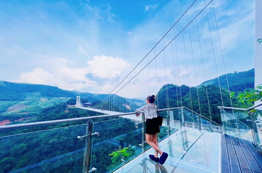 Cầu Kính Bạch Long