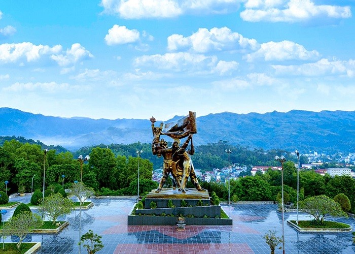 Tượng Đài Chiến Thắng Điện Biên Phủ