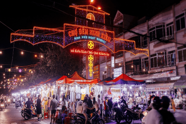 Chợ đêm Ninh Kiều