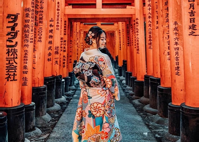 Đền ngàn cổng Fushimi Inari Taisha