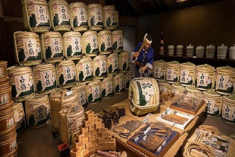 Xưởng rượu Sake Hakutsuru