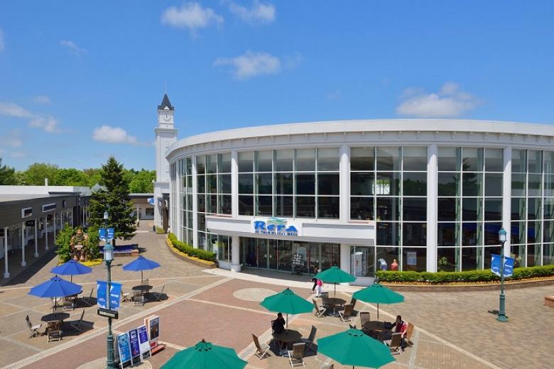 Tự do mua sắm tại Chitose Outlet Mall RERA
