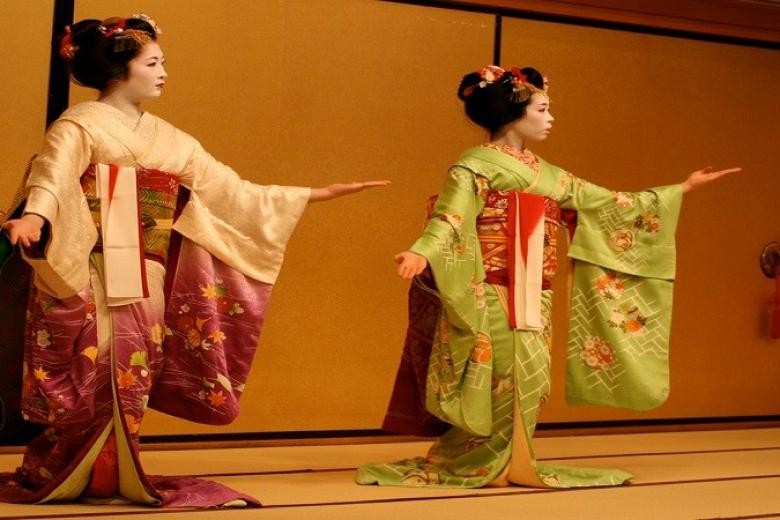 Thưởng thức Geisha Show