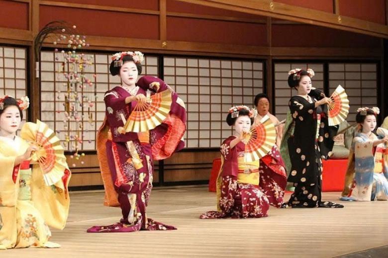 Show diễn Geisha