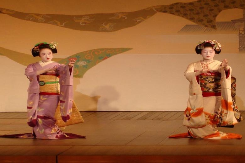 Show diễn Geisha