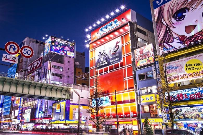 Shopping tại thiên đường mua sắm Akihabara