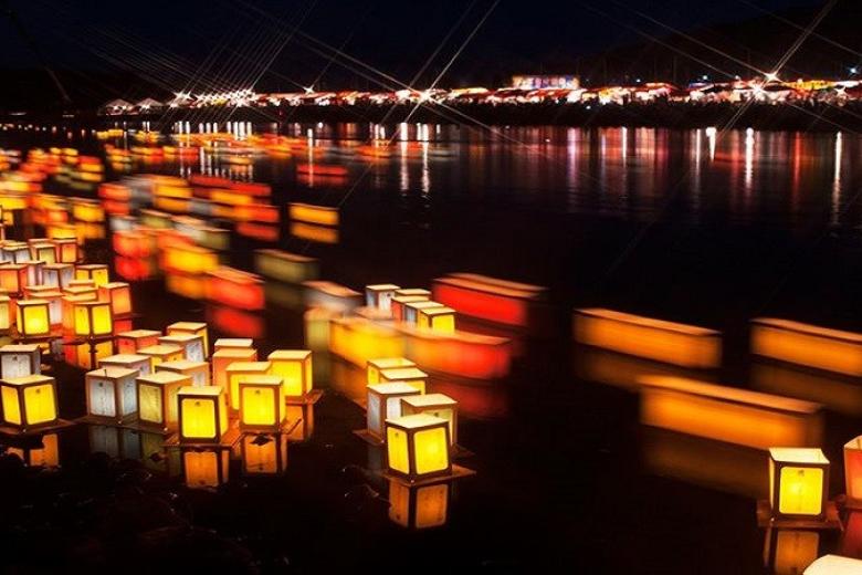 Lễ hội lồng đèn nước