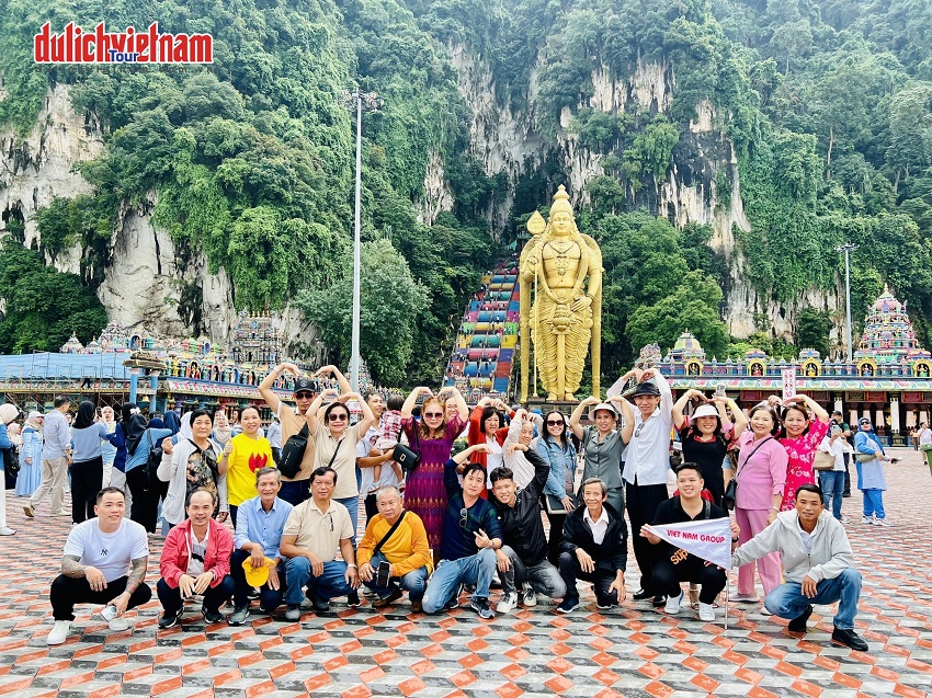 Đoàn khách tham quan malaysia