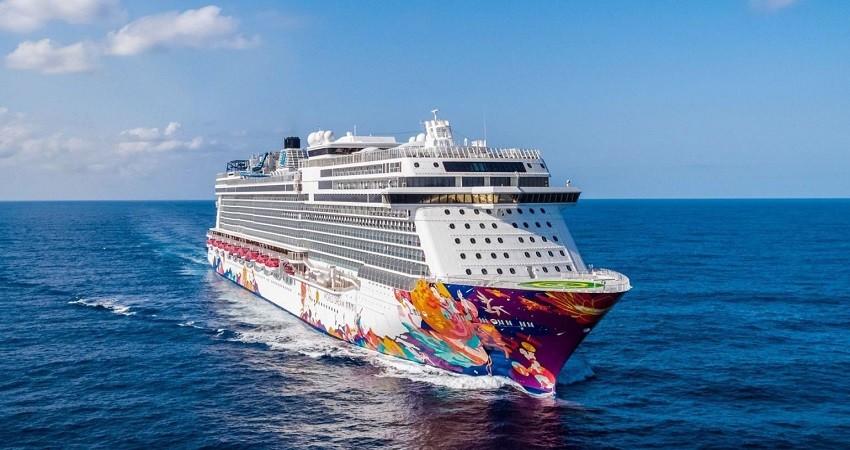 Du thuyền Genting Dream cao cấp và sang trọng