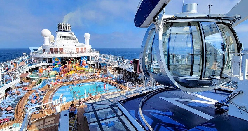 Bể bơi vô cực của du thuyền Ovation of the Seas 