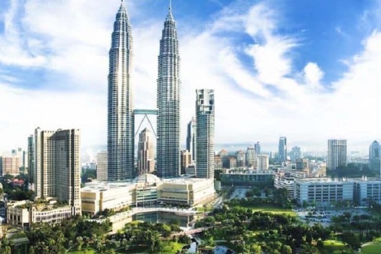 Tháp Đôi Petronas (Petronas Twin Towers)