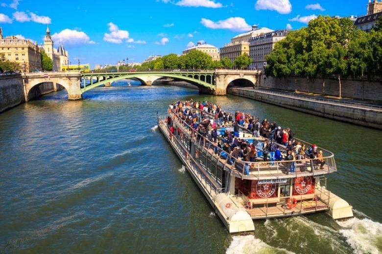 Hành trình khám phá vẻ đẹp của sông Seine