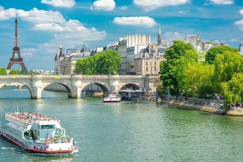 Hành trình khám phá vẻ đẹp của sông Seine