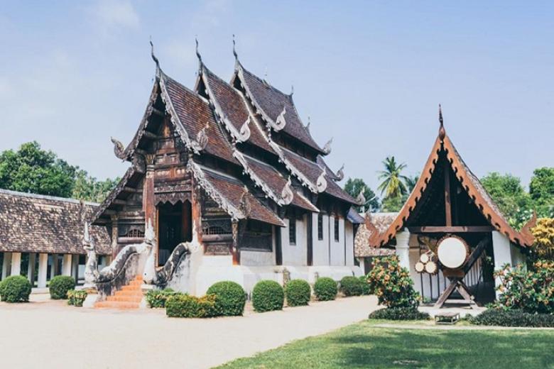 Đền Wat Intharawat