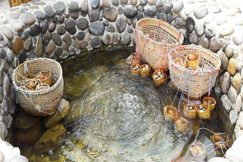 Suối khoáng nóng Mae Khachan