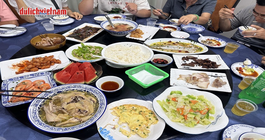 Ăn uống