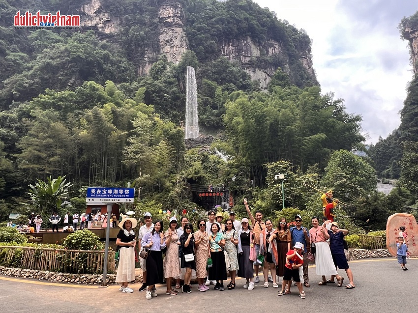 Đoàn khách tham quan trải nghiệm Trung Quốc