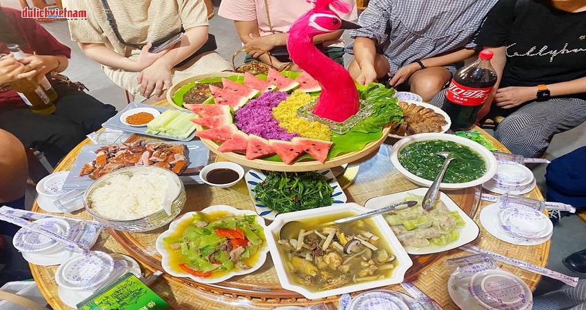Ăn uống