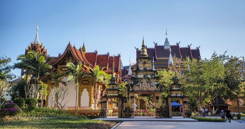 ây Song Bản Nạp sở hữu nhiều công trình Phật giáo với lối kiến trúc tinh xảo, hoành tráng