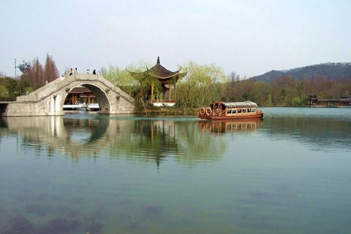 Thưởng ngoạn Tây Hồ