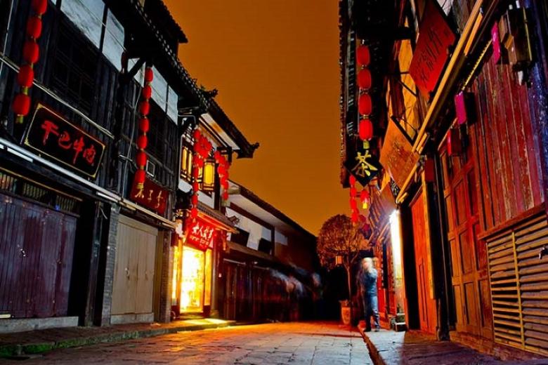 Cổ Trấn Nghìn Năm Từ Khí Khẩu