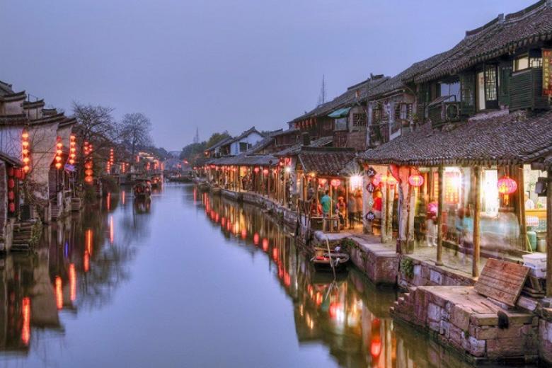 Lệ Giang về đêm