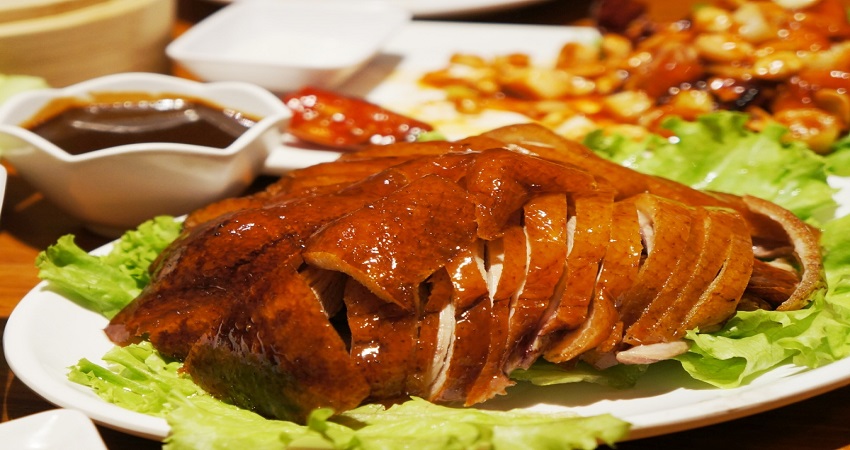 Thưởng thức vịt quay Bắc Kinh