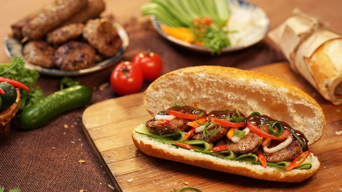 Bánh mỳ Hà Nội - thức quà đặc biệt mà du khách không nên bỏ qua