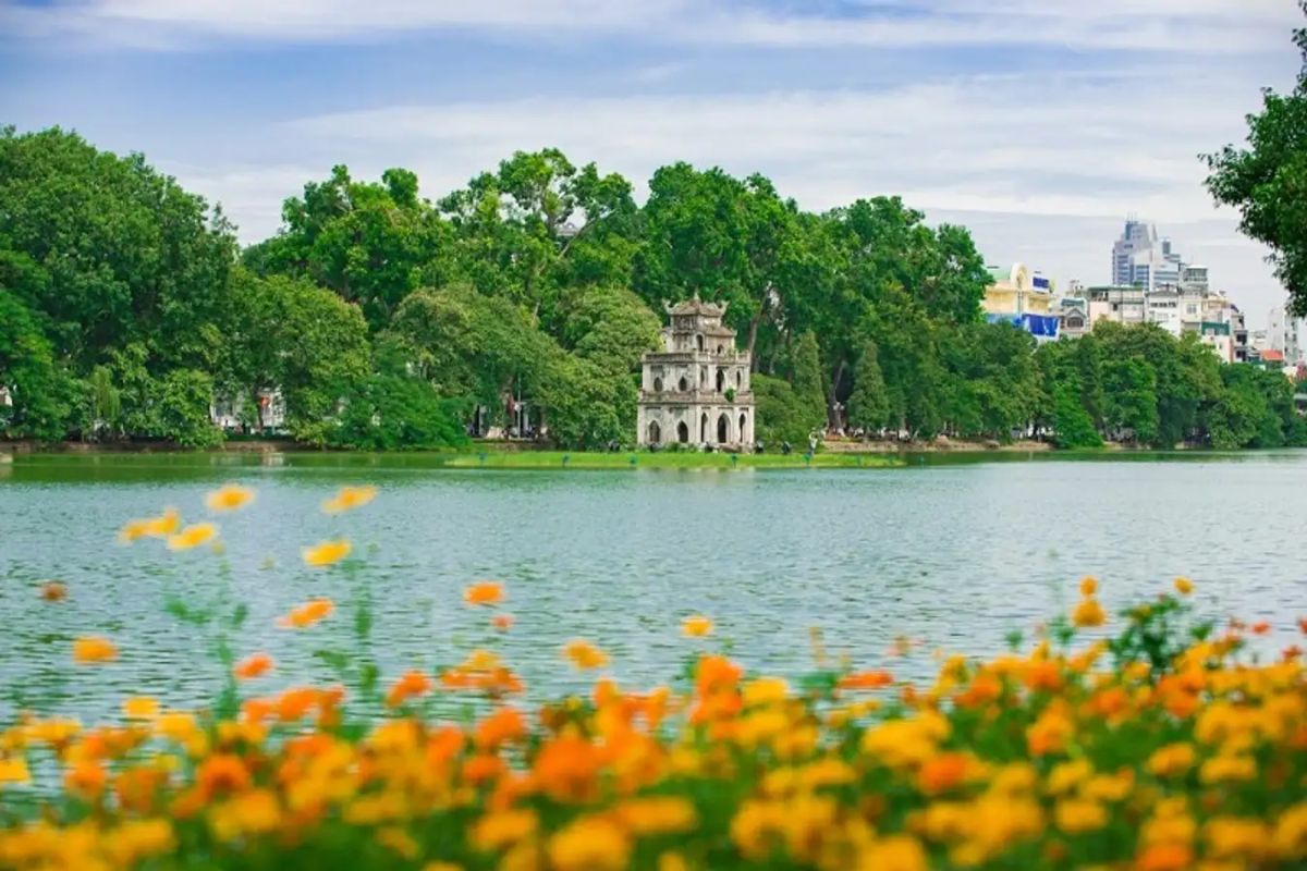 Hồ Hoàn Kiếm - biểu tượng của Hà Nội
