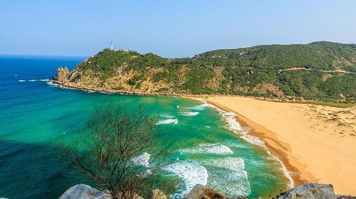 tour du lịch Phú Yên Toàn cảnh Bãi Môn